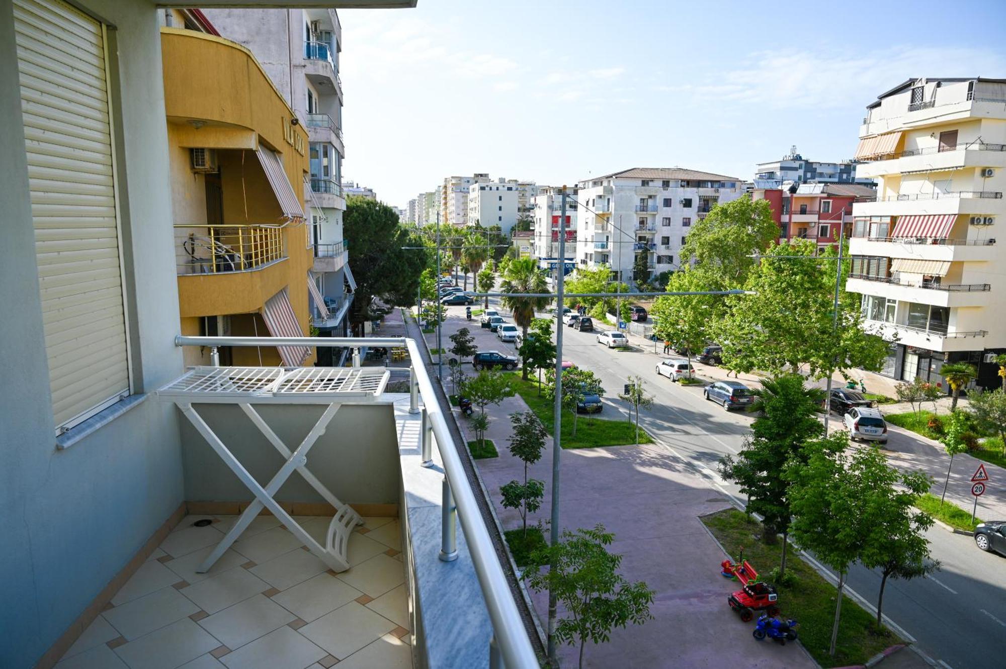 Hotel Vila Emes Durres Exterior photo