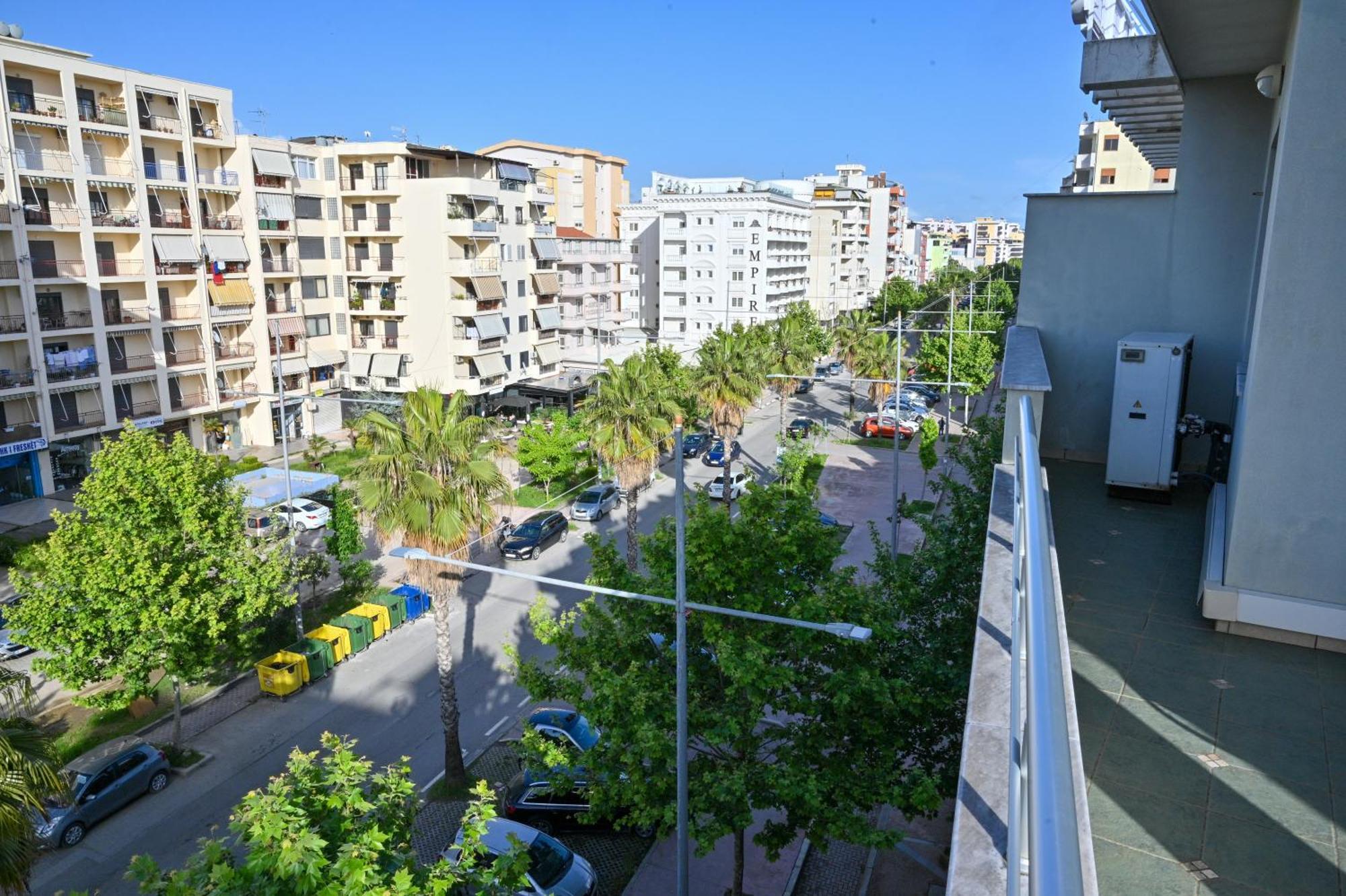 Hotel Vila Emes Durres Exterior photo