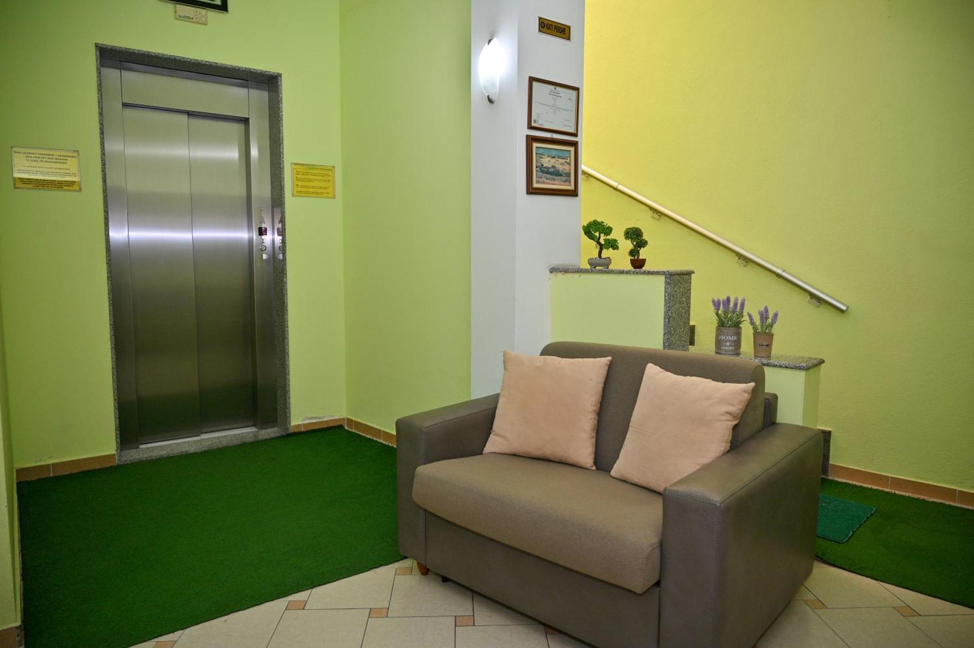 Hotel Vila Emes Durres Exterior photo